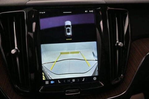 2023 Volvo XC60 B5 Plus Dark Theme