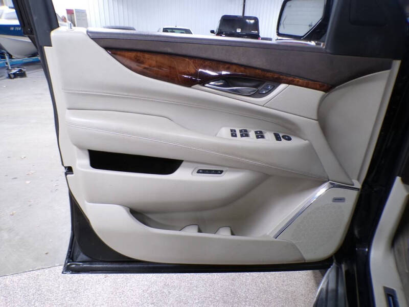 2015 Cadillac Escalade ESV Luxury