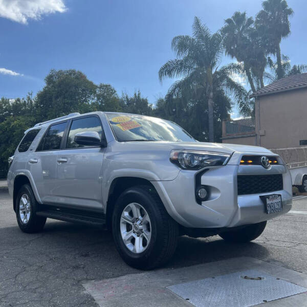 2017 Toyota 4Runner SR5's photo