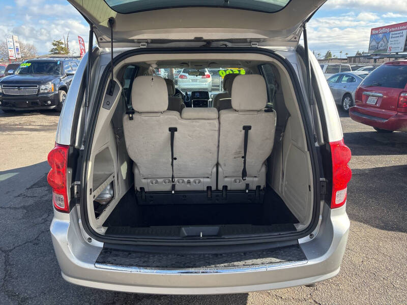 2011 Dodge Grand Caravan Crew