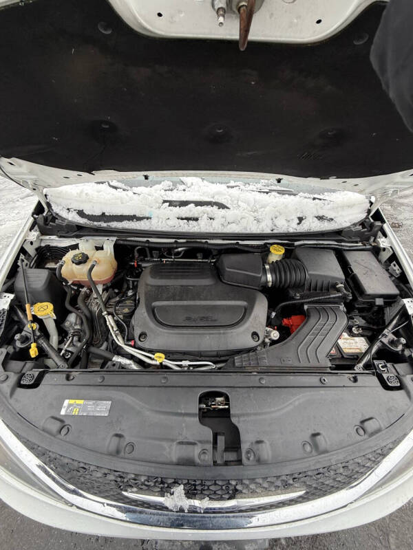 2020 Chrysler Voyager LXi