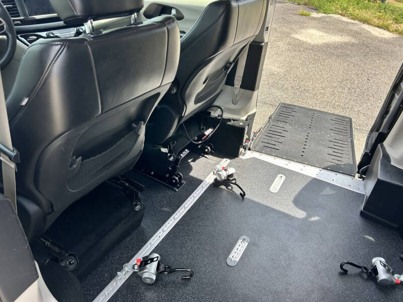 2020 Chrysler Voyager LXi