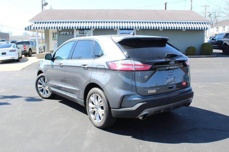 2022 Ford Edge Titanium