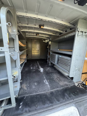 2019 Nissan NV 2500 HD SL