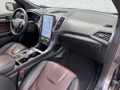 2021 Ford Edge Titanium