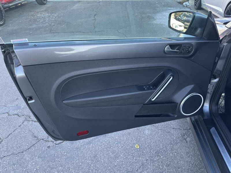 2013 Volkswagen Beetle Convertible 2.5L PZEV