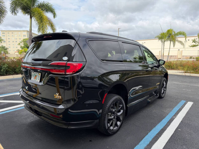 2021 Chrysler Pacifica Touring L