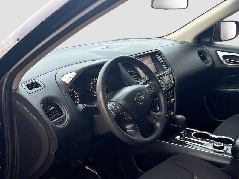 2020 Nissan Pathfinder S