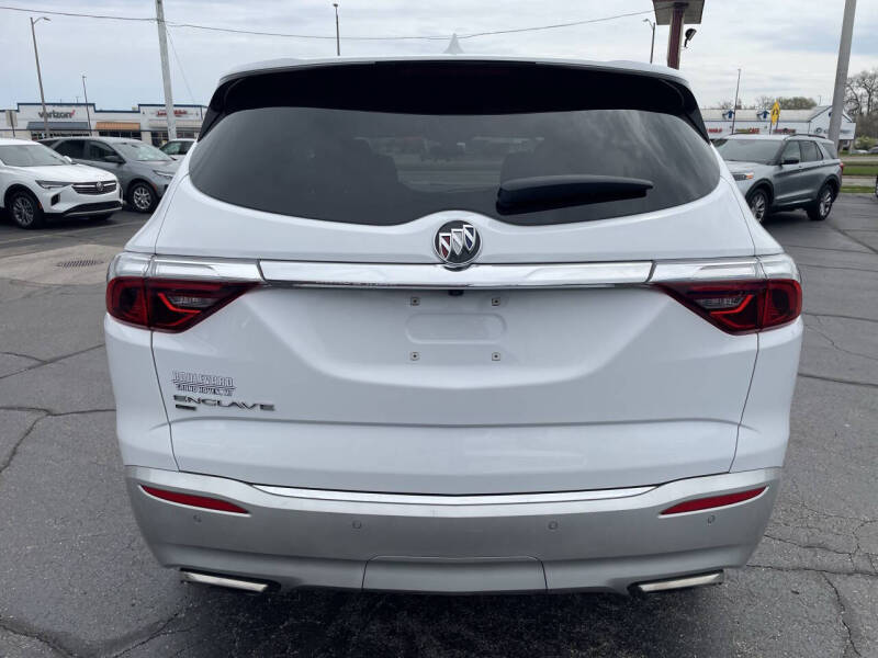 2023 Buick Enclave Essence