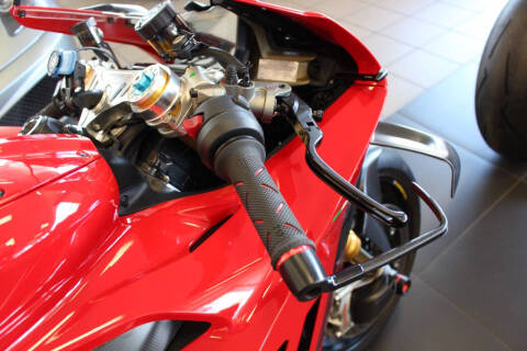 2024 Ducati Panigale V4 R