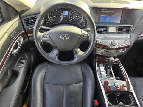 2015 Infiniti Q70 3.7