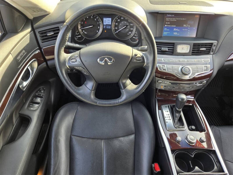 2015 Infiniti Q70 3.7