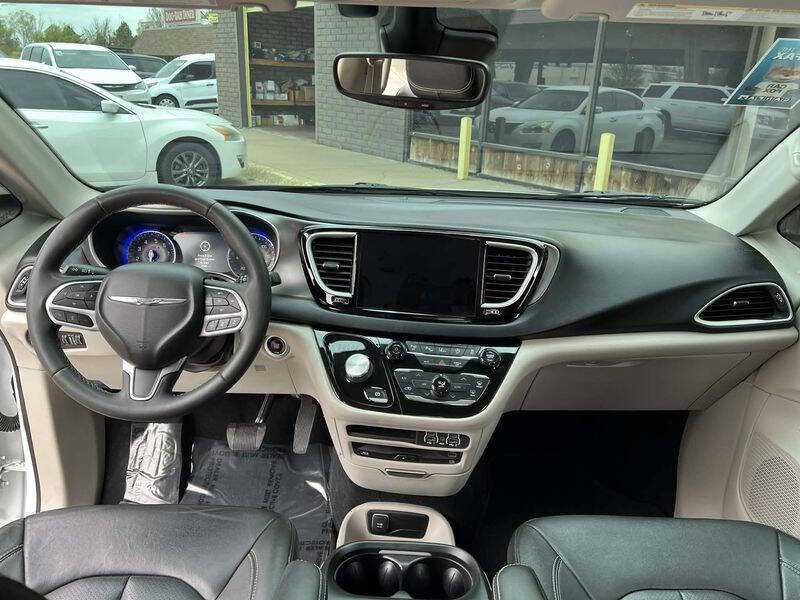 2022 Chrysler Pacifica Touring L