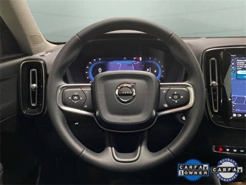 2025 Volvo XC40 B5 Plus Bright Theme