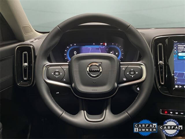 2025 Volvo XC40 B5 Plus Bright Theme