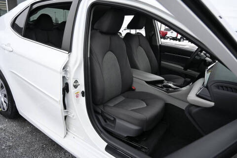 2019 Toyota Camry Hybrid LE