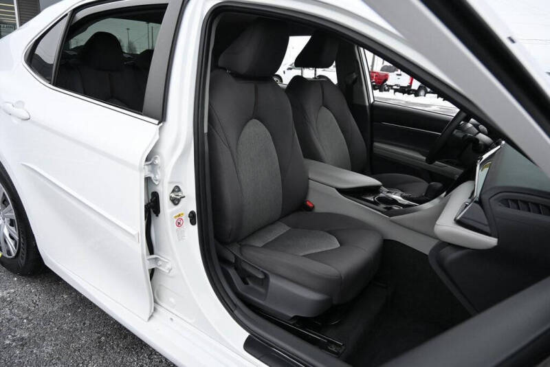 2019 Toyota Camry Hybrid LE