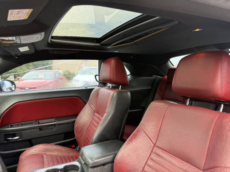 2013 Dodge Challenger SXT