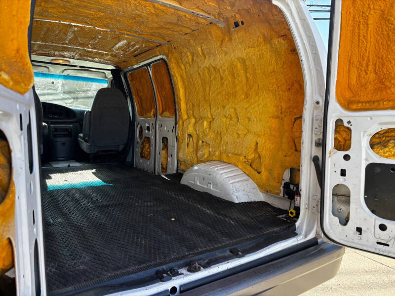 2004 Ford E-Series E-350 SD