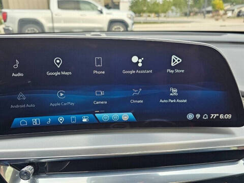 2024 Cadillac LYRIQ Luxury 3