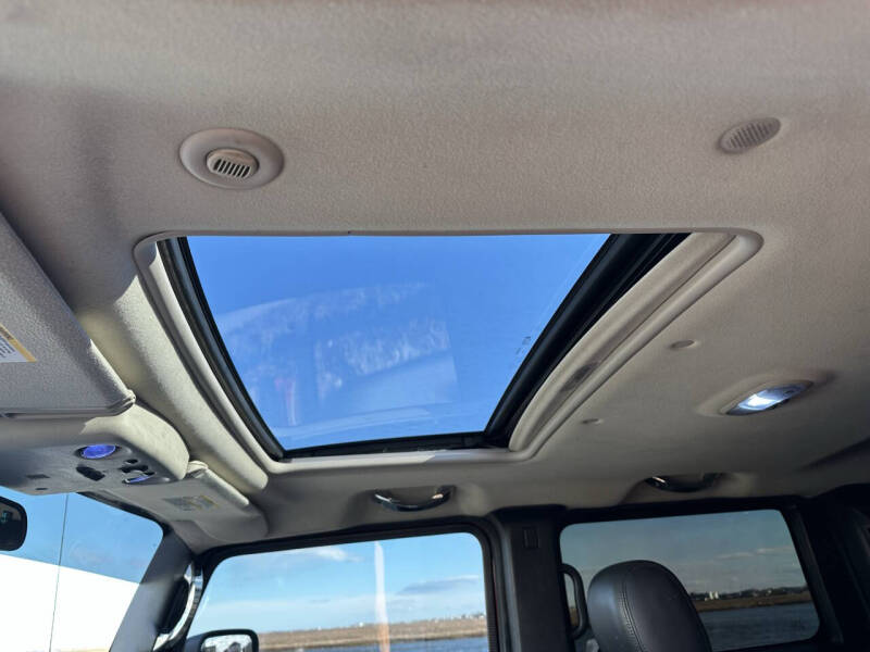 2005 HUMMER H2 Lux Series