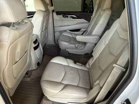 2017 Cadillac Escalade Standard