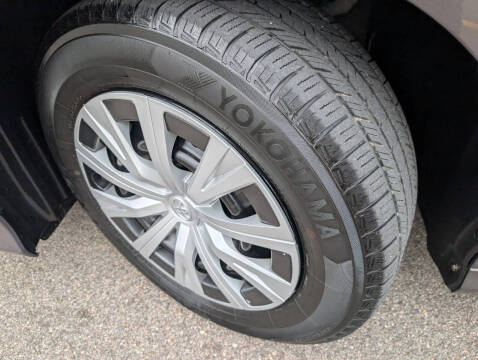 2018 Toyota Camry Hybrid LE