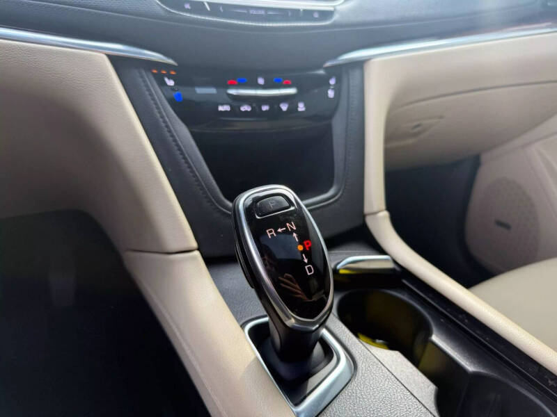 2017 Cadillac XT5 Premium Luxury