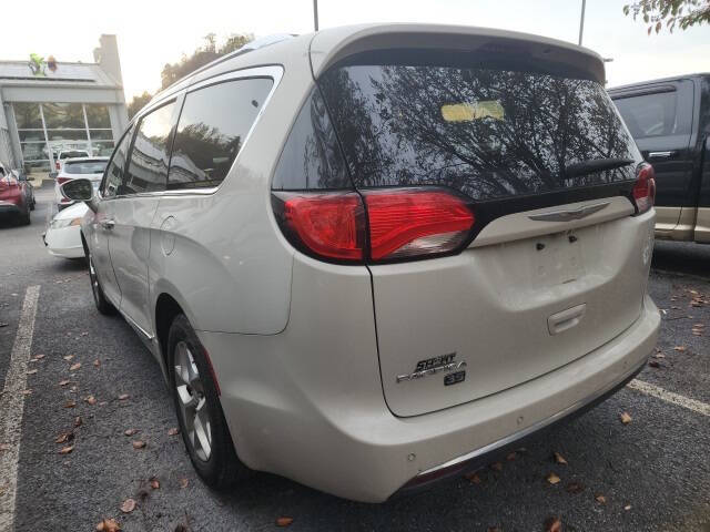 Used 2020 Chrysler Pacifica Touring L with VIN 2C4RC1BG7LR102467 for sale in Hazard, KY