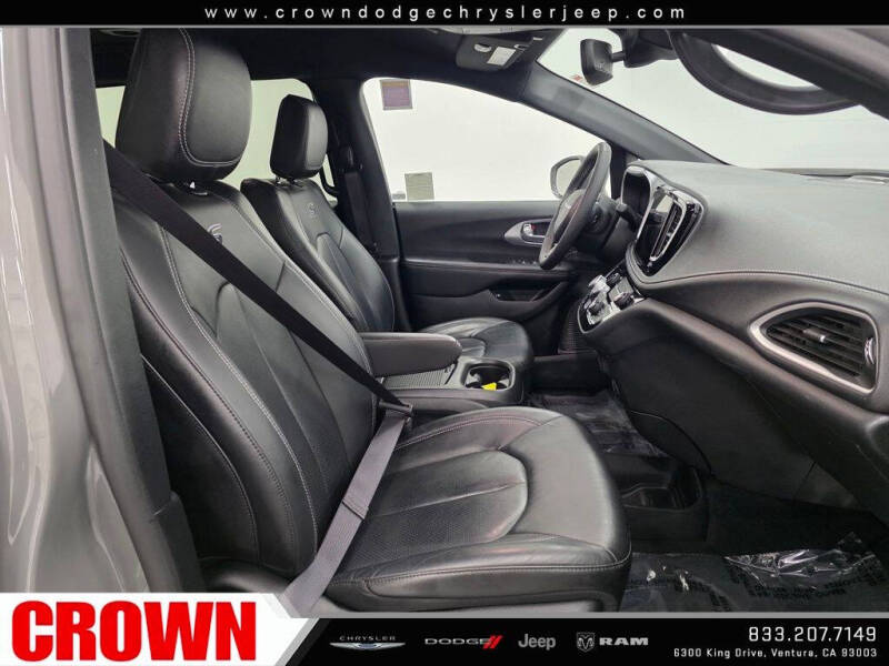 2022 Chrysler Pacifica Hybrid Touring L