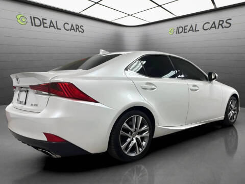 2019 Lexus IS 300