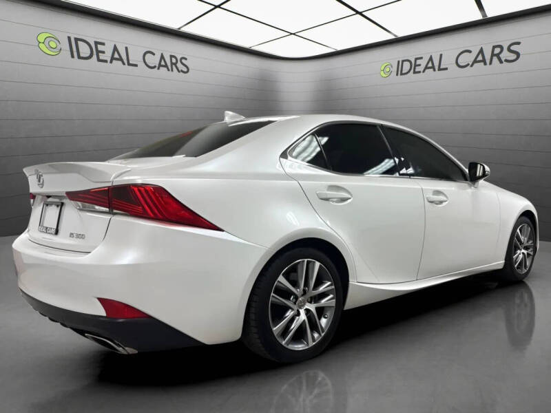 2019 Lexus IS 300