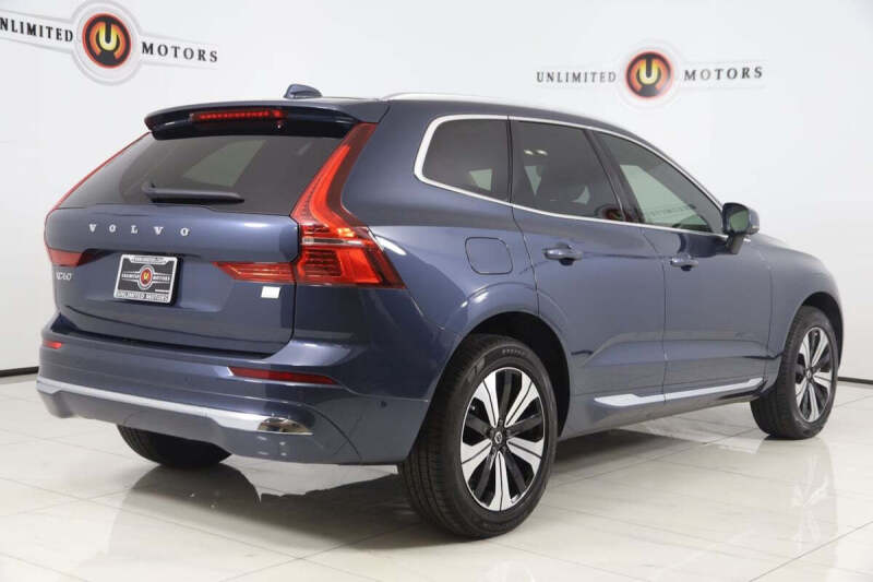 2023 Volvo XC60 Recharge T8 Plus Bright Theme