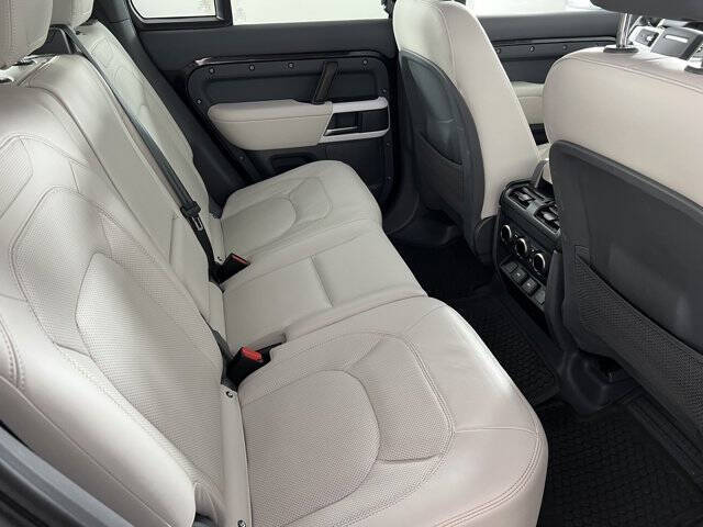 2023 Land Rover Defender 110 SE