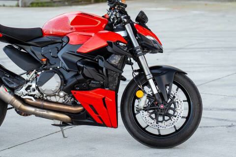 2023 Ducati Streetfighter V2