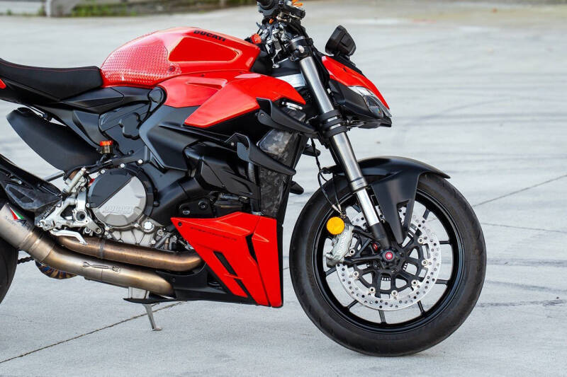 2023 Ducati Streetfighter V2