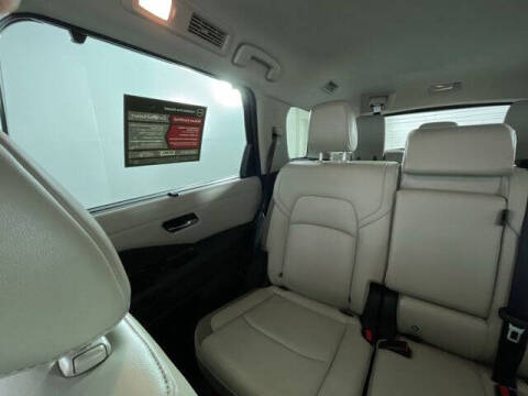 2022 Nissan Pathfinder SL