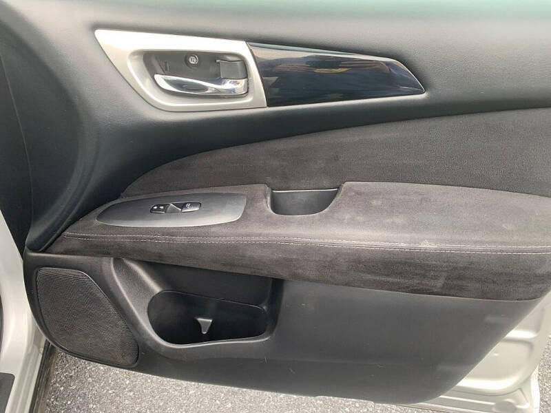 2014 Nissan Pathfinder SV