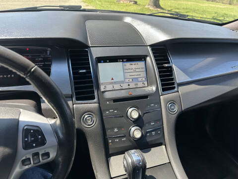 2017 Ford Taurus SEL