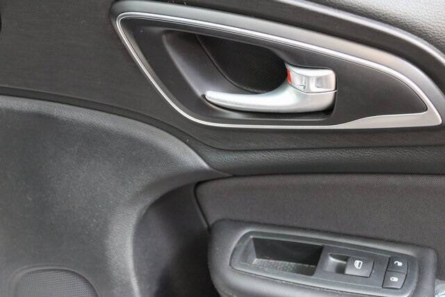 2015 Chrysler 200 LX