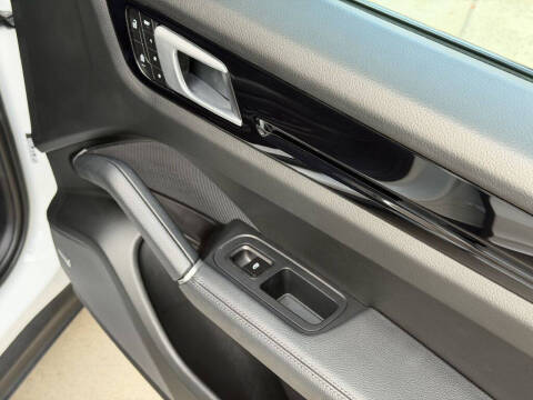 2022 Porsche Cayenne Coupe