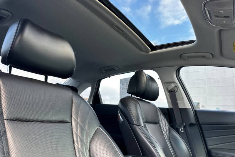 2020 Kia K900 Luxury