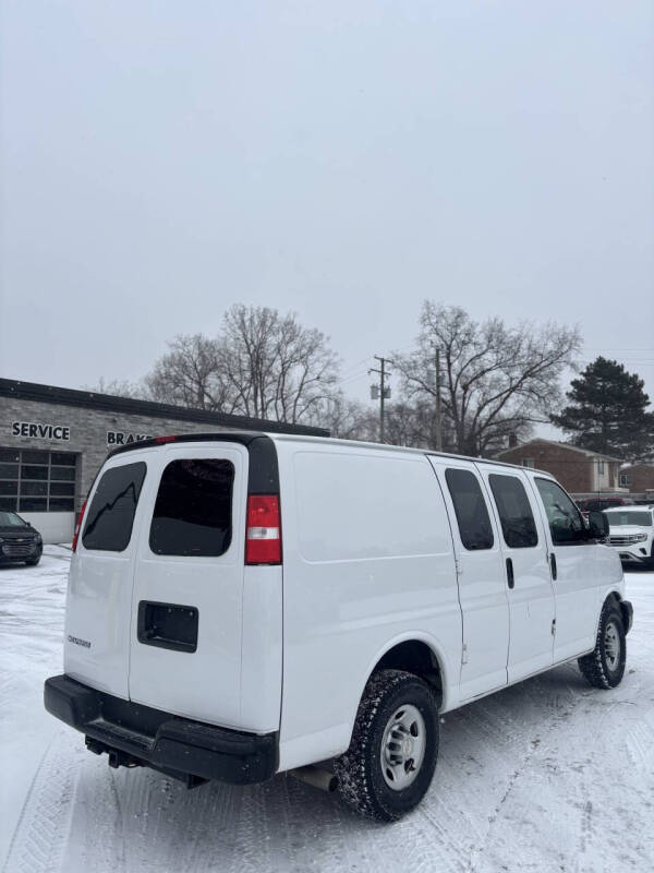 2021 Chevrolet Express 2500