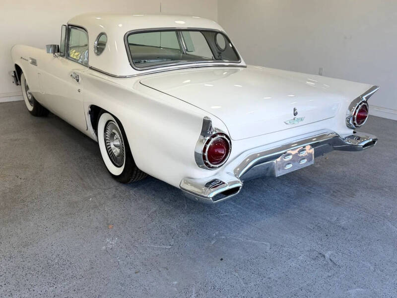 1957 Ford Thunderbird