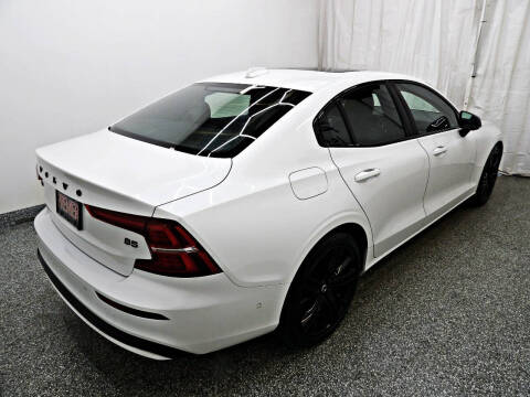 2024 Volvo S60 B5 Plus Black Edition