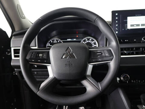 2026 Mitsubishi Outlander ES