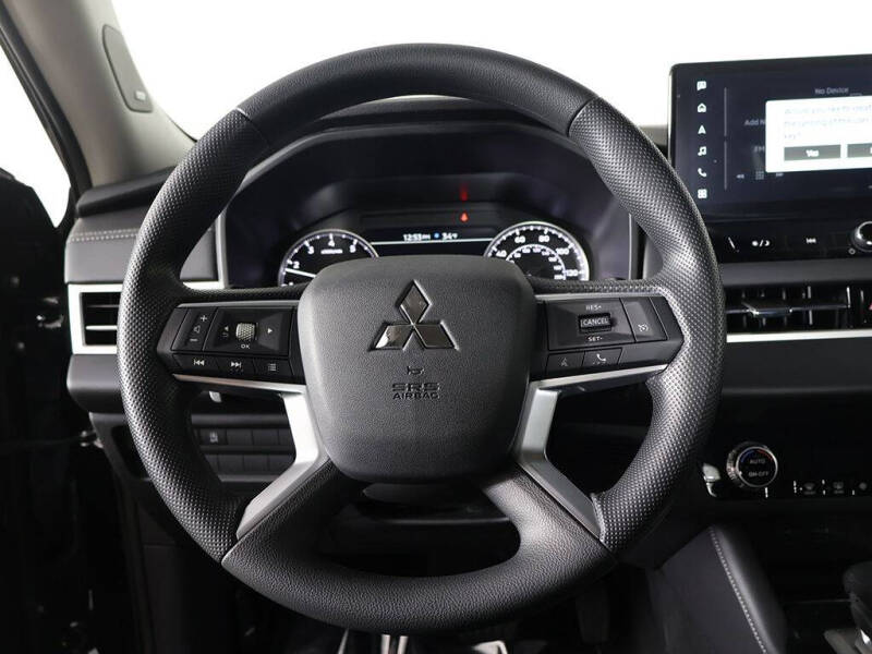 2026 Mitsubishi Outlander ES