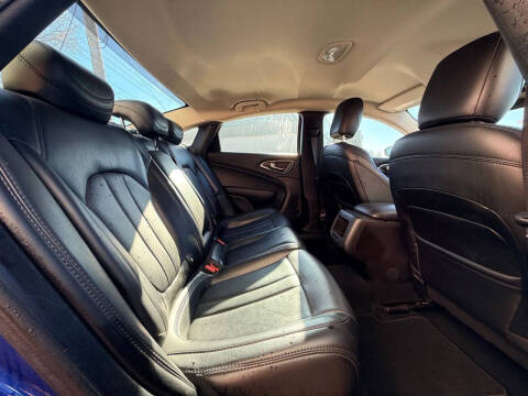 2017 Chrysler 200 Limited Platinum