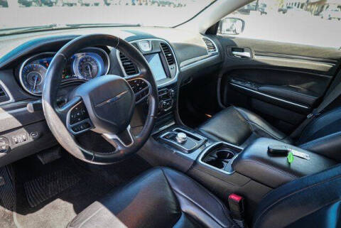 2017 Chrysler 300 Limited