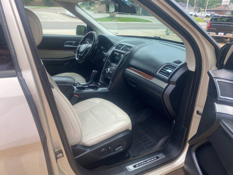 2017 Ford Explorer Platinum